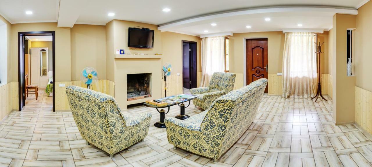 Guest House Mart Villa Martvili Extérieur photo